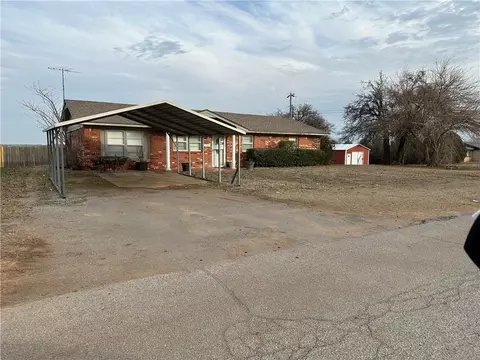 518 S Clifford St, Eakly, OK 73033