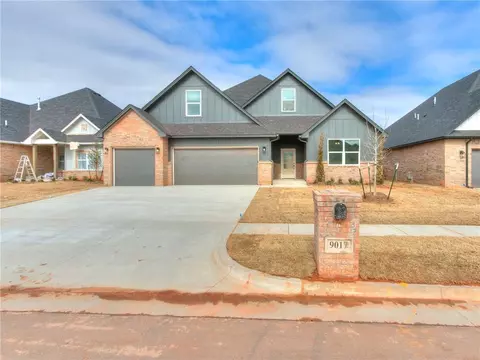 9017 SW 42 St, Oklahoma City, OK 73179
