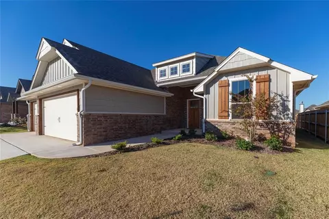 5413 Santa Lucia Dr, Mustang, OK 73064