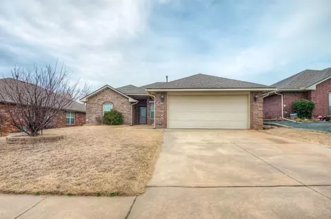 2333 Serenade Dr, Midwest City, OK 73130