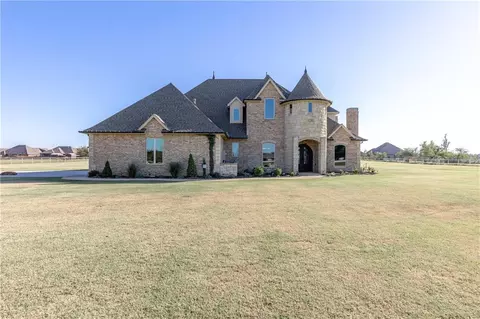 11550 SW 54th St, Mustang, OK 73064