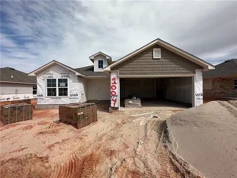 1004 S Colt Ln, Mustang, OK 73064