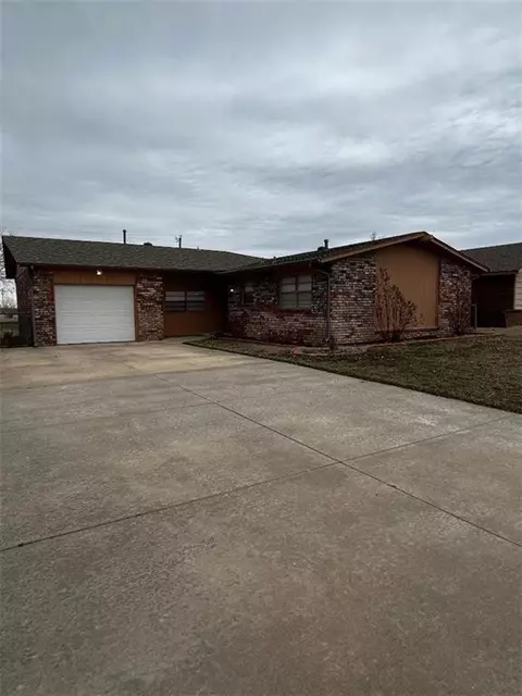 10 NE 3rd St, Tuttle, OK 73089 photo 1