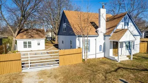15 NW 6th Ave, Ardmore, OK 73401