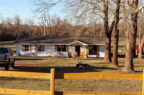 3100 E Charter Oak Rd, Guthrie, OK 73044 photo 1