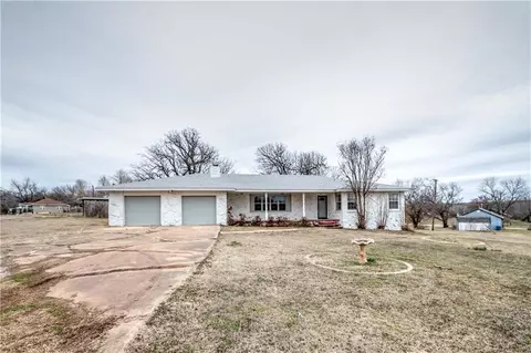 1020 S Dewey Ave, Chandler, OK 74834