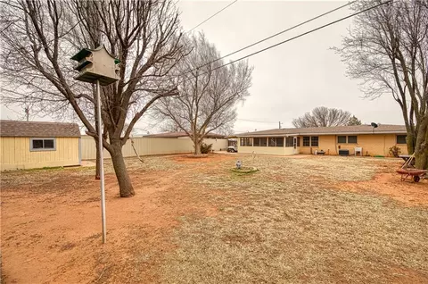 310 Pawnee Rd, Foss, OK 73647 photo 17