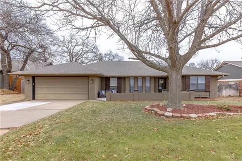 2500 Brookside Ave, Edmond, OK 73034