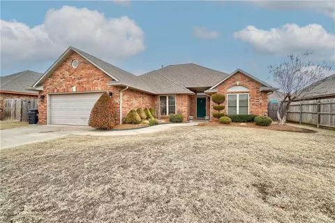 3312 Cypress Ct, Moore, OK 73170 photo 1