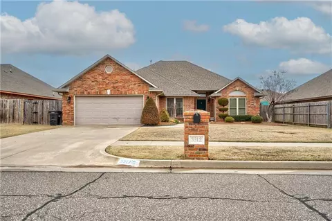 3312 Cypress Ct, Moore, OK 73170 photo 2