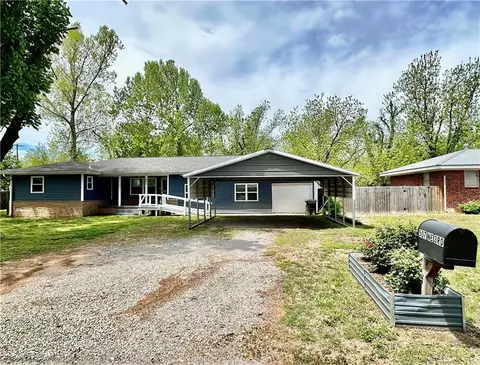 507 NE 3rd St, Perkins, OK 74059