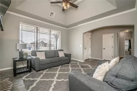 223 Springtree Dr, Harrah, OK 73045 photo 6