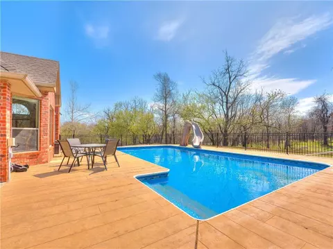 1211 N Morgan Rd, Tuttle, OK 73089 photo 2