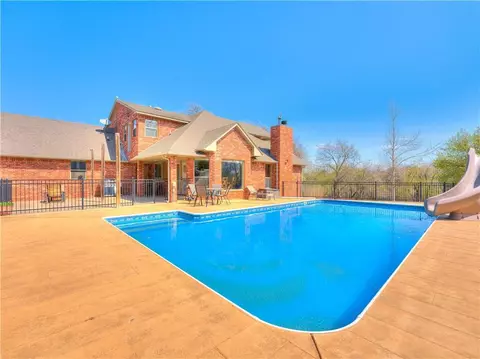 1211 N Morgan Rd, Tuttle, OK 73089 photo 3