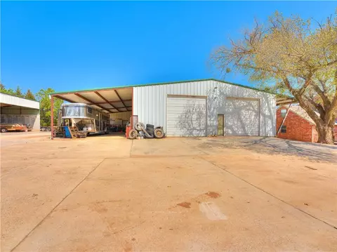 1211 N Morgan Rd, Tuttle, OK 73089 photo 5