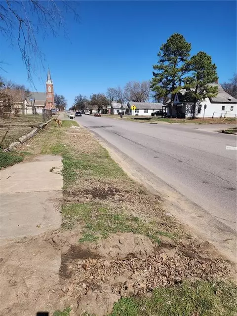 548 N Kickapoo, Shawnee, OK 74801 photo 4