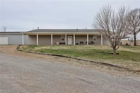 10747 Meridian Ave, Lindsay, OK 73052