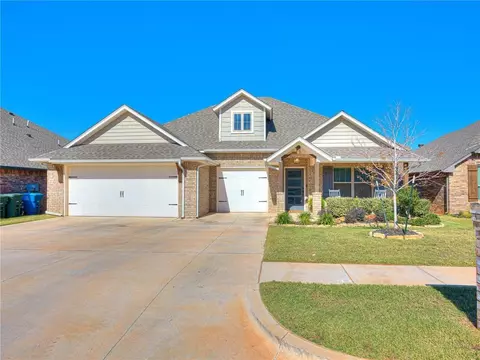 8341 Poplar Dr, Edmond, OK 73034