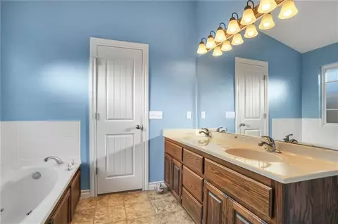 1805 Foxtail Cir, Altus, OK 73521 photo 20