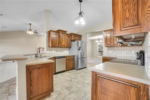 1805 Foxtail Cir, Altus, OK 73521 photo 11