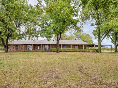2233 W Keens Dr, Mustang, OK 73064