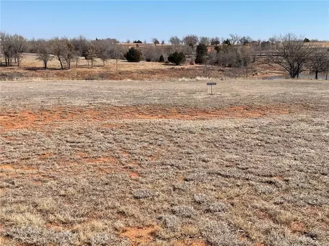 N Mallard Cove Cove, Blanchard, OK 73010