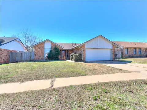 1808 SE 7th St, Moore, OK 73160