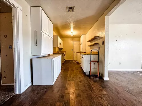 219 W Cedar St, Binger, OK 73009 photo 8
