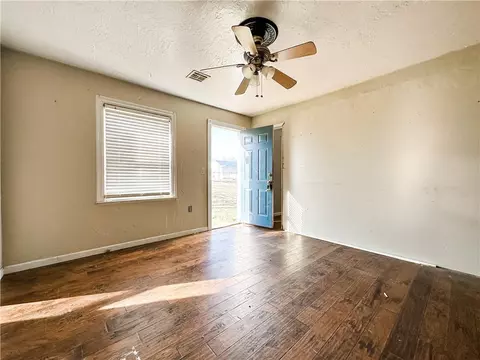 219 W Cedar St, Binger, OK 73009 photo 6