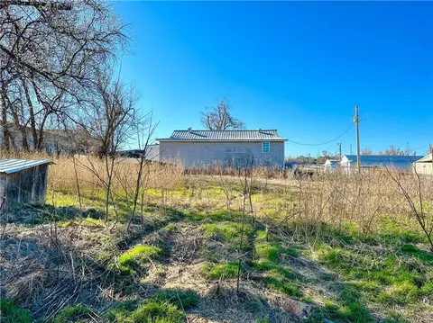 219 W Cedar St, Binger, OK 73009 photo 24