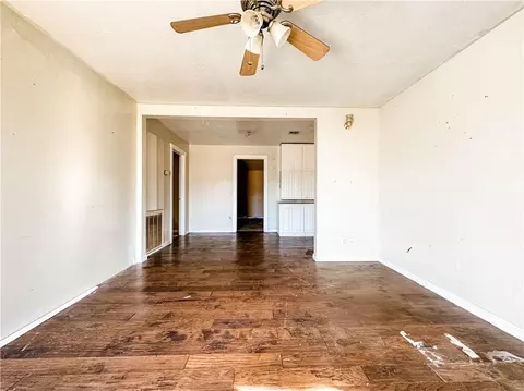 219 W Cedar St, Binger, OK 73009 photo 5