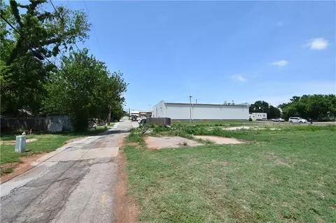 415 S Division St, Guthrie, OK 73044