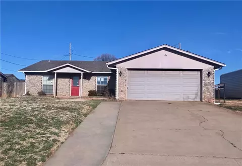 215 Swales Blvd, Elk City, OK 73644