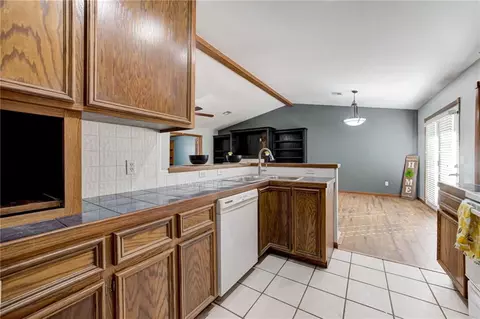 100 Saint Thomas Ave, Moore, OK 73160 photo 22