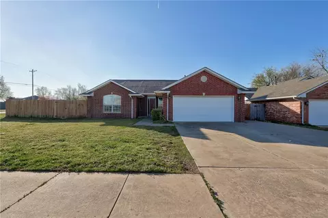 100 Saint Thomas Ave, Moore, OK 73160 photo 2