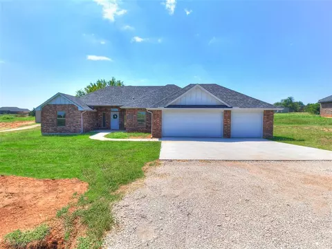 6917 Whirlaway Run, Guthrie, OK 73044