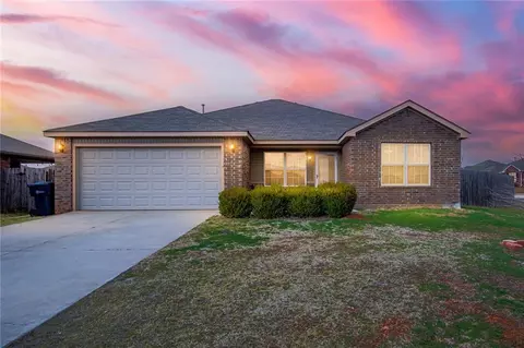 9632 Gabriel Dr, Moore, OK 73160 photo 1