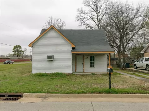 904 E Walnut St, Shawnee, OK 74801