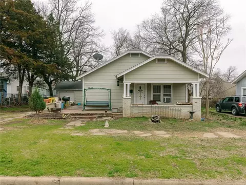1237 E 9th St, Shawnee, OK 74801