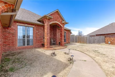 3101 Birch Dr, Moore, OK 73170 photo 7