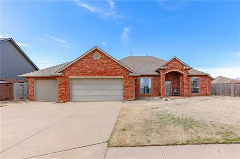3101 Birch Dr, Moore, OK 73170 photo 2