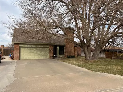 910 NW 15th St, Guymon, OK 73942