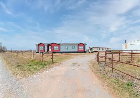 24065 E 957 Rd, Weatherford, OK 73096