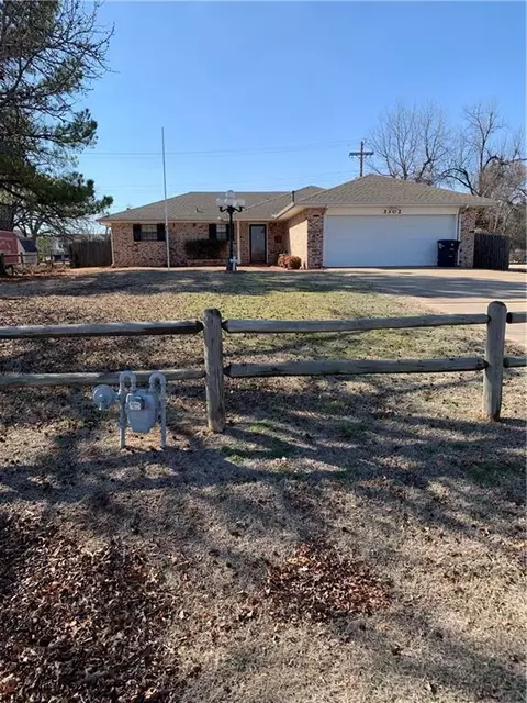 3302 N Oklahoma Ave, Shawnee, OK 74804