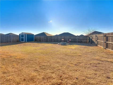 9625 Eli Dr, Moore, OK 73160 photo 5
