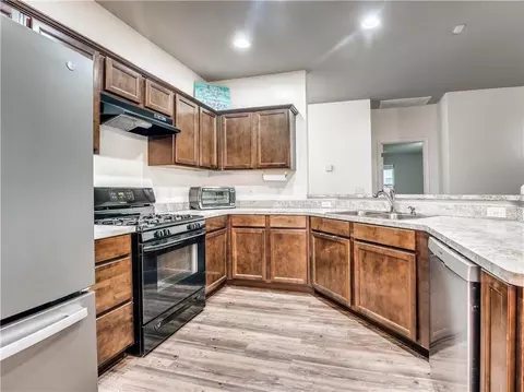 9625 Eli Dr, Moore, OK 73160 photo 13