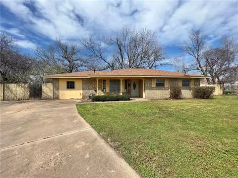 16 Rock Hollow Rd, Shawnee, OK 74804