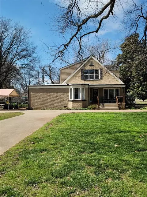 707 N Pine St, Pauls Valley, OK 73075