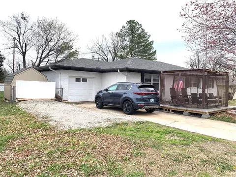 1933 N Minnesota Ave, Shawnee, OK 74804