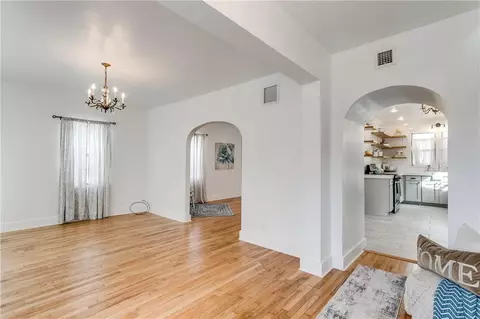 414 E Logan St, Guthrie, OK 73044 photo 6